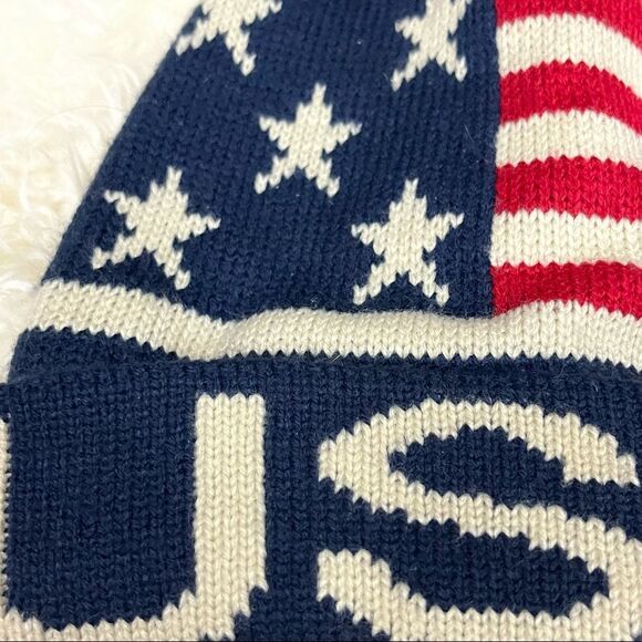 Retro Look Patriotic USA Pom Pom Knit Hat/ Beanie OS - Picture 3 of 4